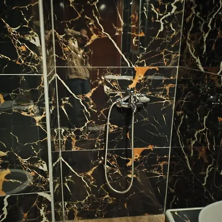 Modern شقة سيرس